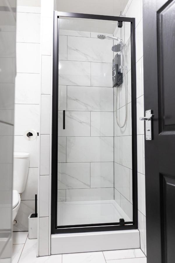 Chic Urban 2 Bedroom Apartments Cardiff Buitenkant foto